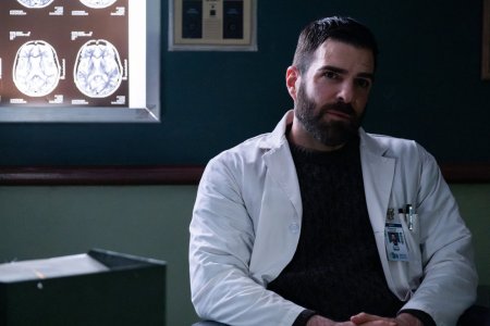 BRILLIANT MINDS -- "Pilot" Episode -- Pictured: Zachary Quinto as Dr. Oliver Wolf -- (Photo by: Rafy/NBC)